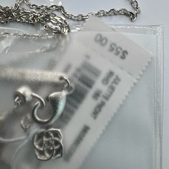 Kendra Scott Juliette Silver Pendant Necklace in White Clear Cubic Zirconia 19” - Picture 7 of 7